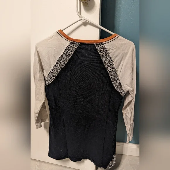 SOLD Affliction size medium women's  Like new. Super cute 3/4 length sleeve - Picture 2 of 5